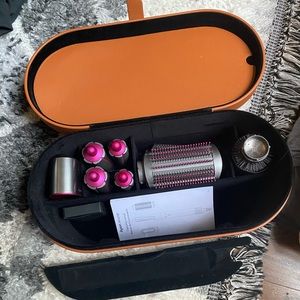Dyson airwrap ATTACHMENTS & BOX ***NO WAND ***